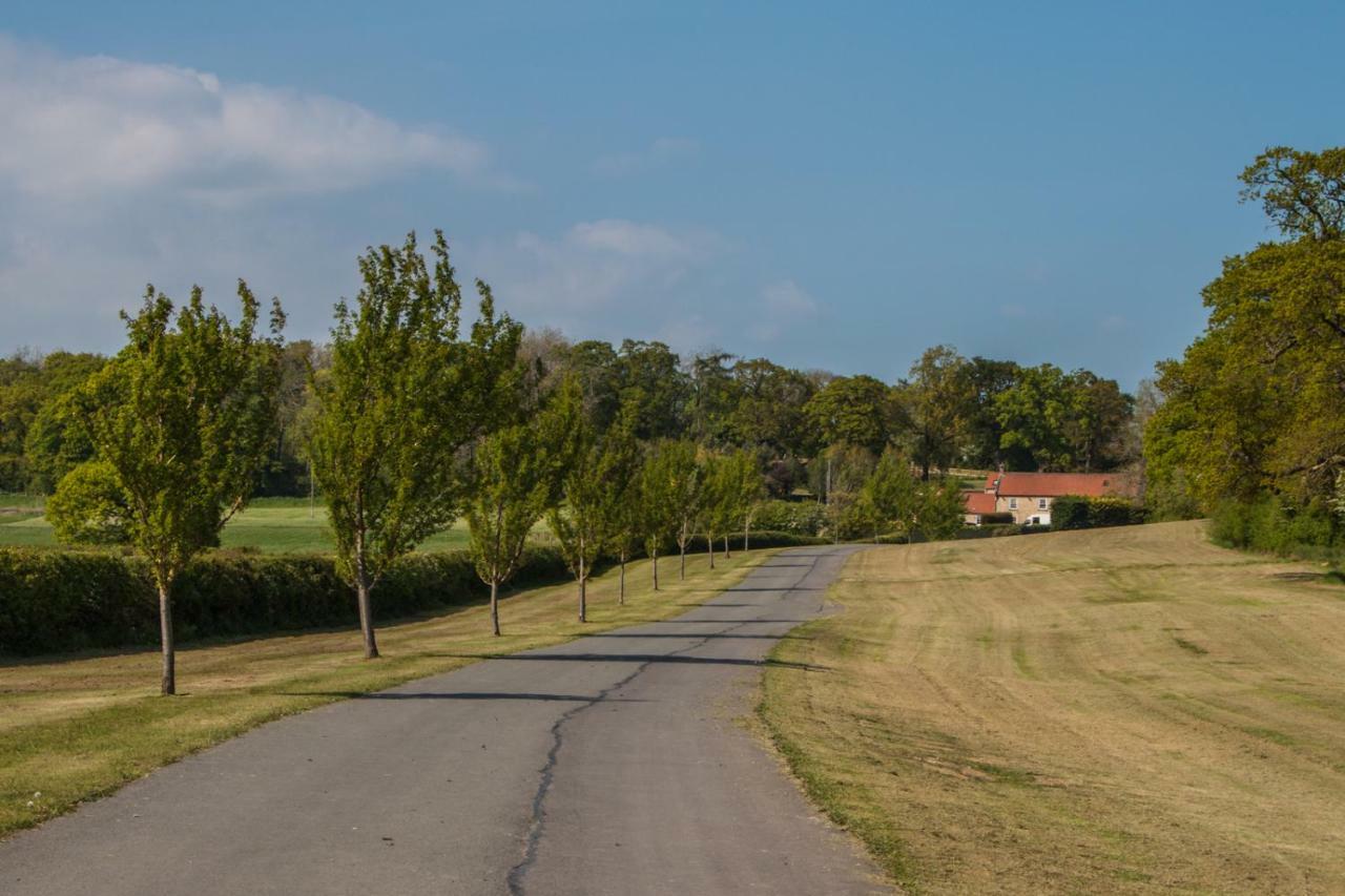 High Oaks Grange - Glamping Hotel Pickering Exterior foto